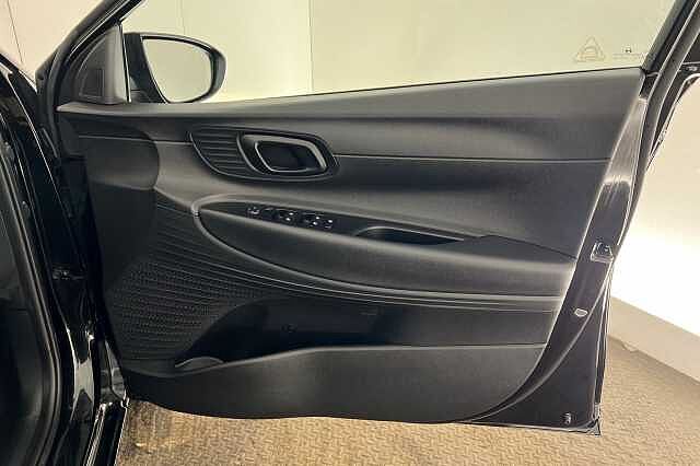 Hyundai I20 1.0T GDi 48V MHD SE Connect 5dr DCT Phantom Black