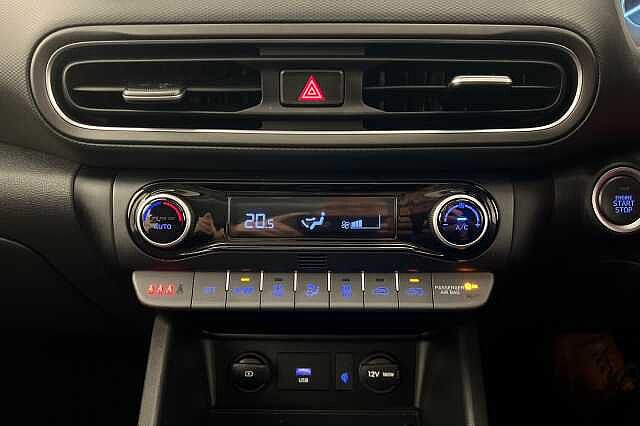 Hyundai KONA 1.6 GDi Hybrid Ultimate 5dr DCT Jungle Green