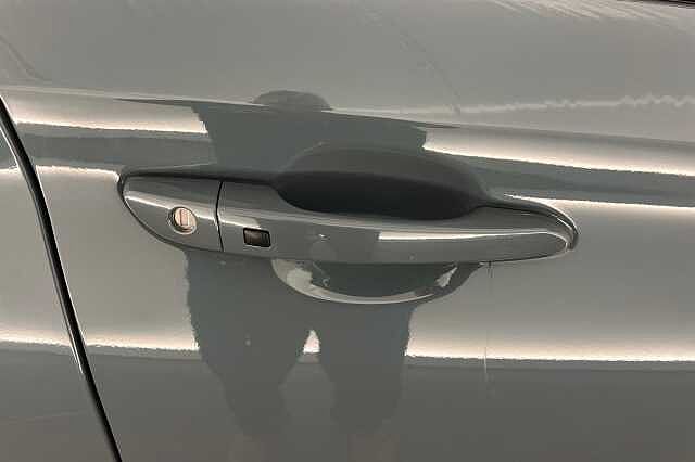 Hyundai KONA 1.6 GDi Hybrid Ultimate 5dr DCT Jungle Green