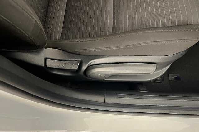 Hyundai I20 1.0T GDi 48V MHD Premium 5dr DCT Sleek Silver