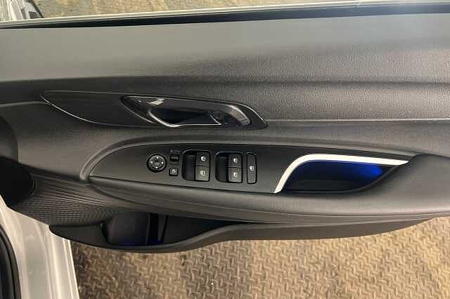 Hyundai I20 1.0T GDi 48V MHD Premium 5dr DCT Sleek Silver