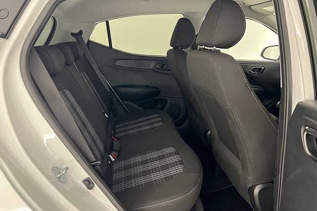 Hyundai i10 1.0 (63ps) Premium Auto