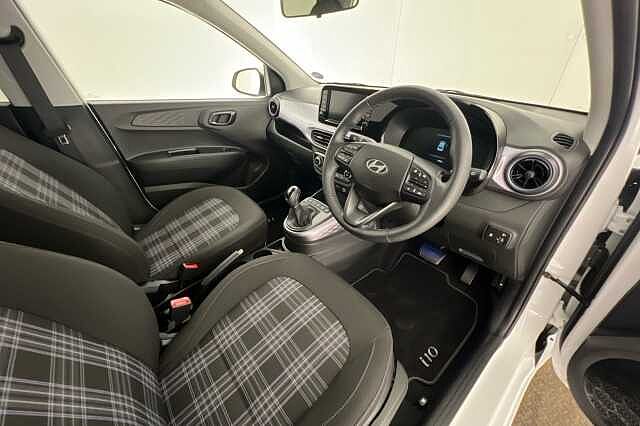Hyundai i10 1.0 (63ps) Premium Auto