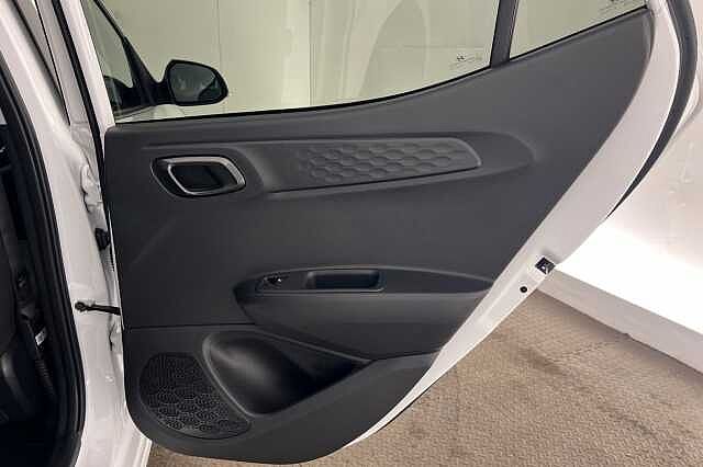 Hyundai i10 1.0 (63ps) Premium Auto