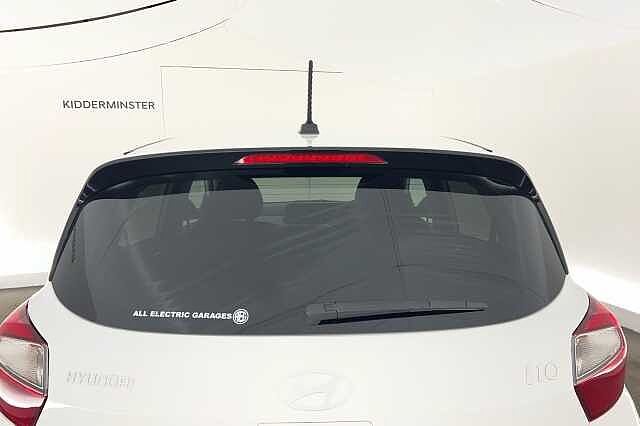 Hyundai i10 1.0 (63ps) Premium Auto