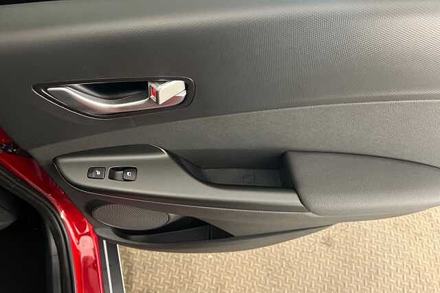Hyundai KONA 1.6 GDi Hybrid Ultimate 5dr DCT Pulse Red