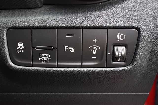 Hyundai KONA 1.6 GDi Hybrid Premium 5dr DCT Red