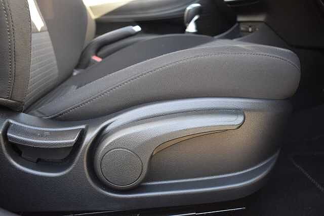 Hyundai I20 1.0T GDi 48V MHD SE Connect 5dr White