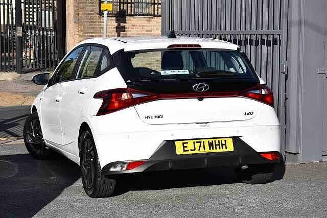 Hyundai I20 1.0T GDi 48V MHD SE Connect 5dr White