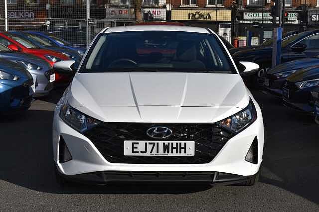 Hyundai I20 1.0T GDi 48V MHD SE Connect 5dr White