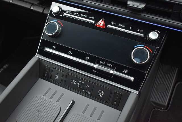 Hyundai SANTA FE 1.6 TGDi Hybrid Calligraphy 5dr Auto Black