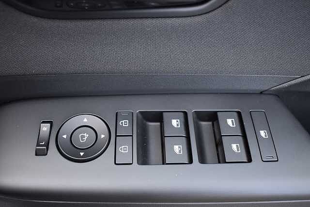 Hyundai KONA 1.6T 138 N Line 5dr DCT White