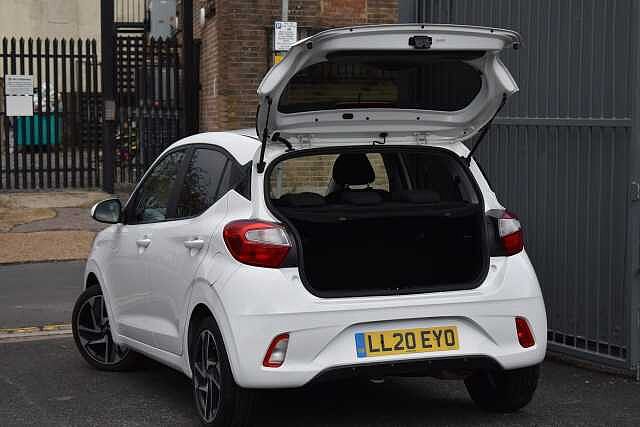 Hyundai I10 1.2 MPi Premium 5dr Auto White