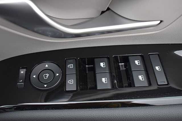 Hyundai TUCSON 1.6T Hybrid Ultimate 5dr Auto Shadow Grey