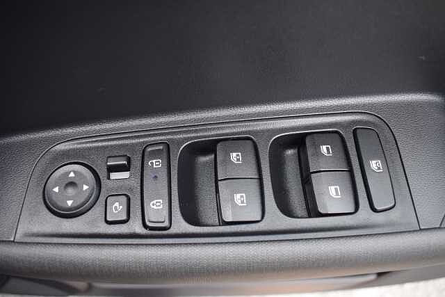 Hyundai INSTER 85kW 02 49kWh 5dr Auto Black