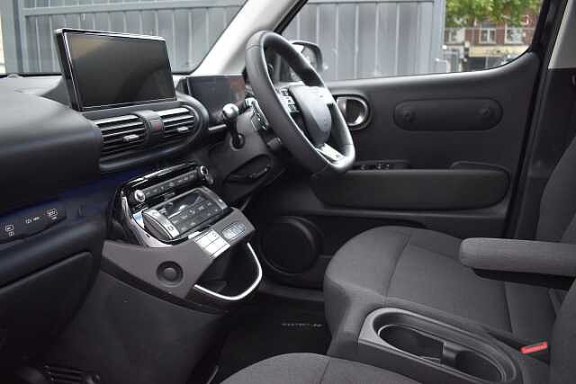 Hyundai INSTER 85kW 02 49kWh 5dr Auto Black