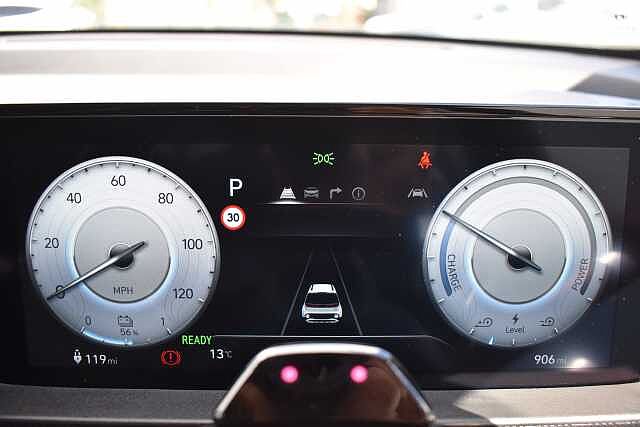 Hyundai INSTER 85kW 02 49kWh 5dr Auto Black