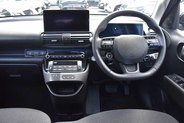 Hyundai INSTER 85kW 02 49kWh 5dr Auto Black