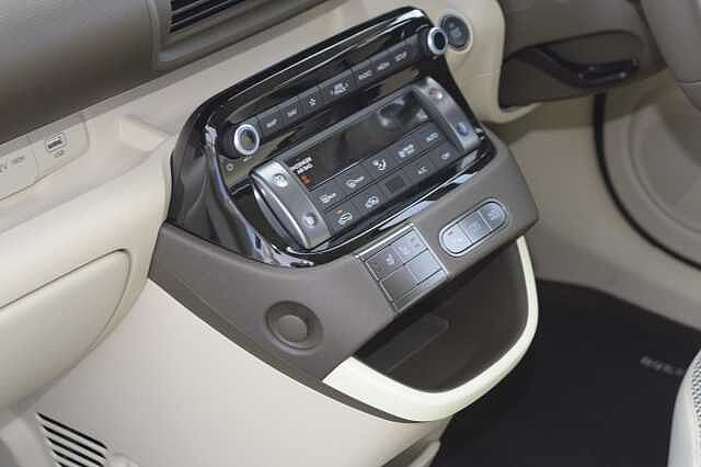 Hyundai INSTER 85kW 02 49kWh 5dr Auto Black