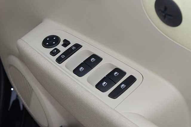 Hyundai INSTER 85kW 02 49kWh 5dr Auto Black