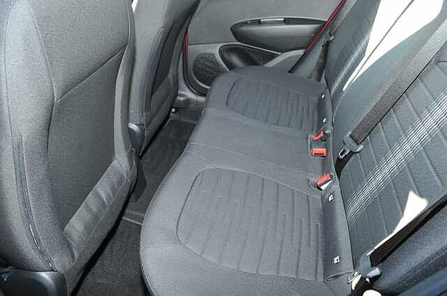 Hyundai I10 1.0 MPi SE Connect 5dr Red