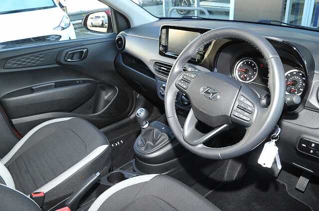 Hyundai I10 1.0 MPi SE Connect 5dr Red