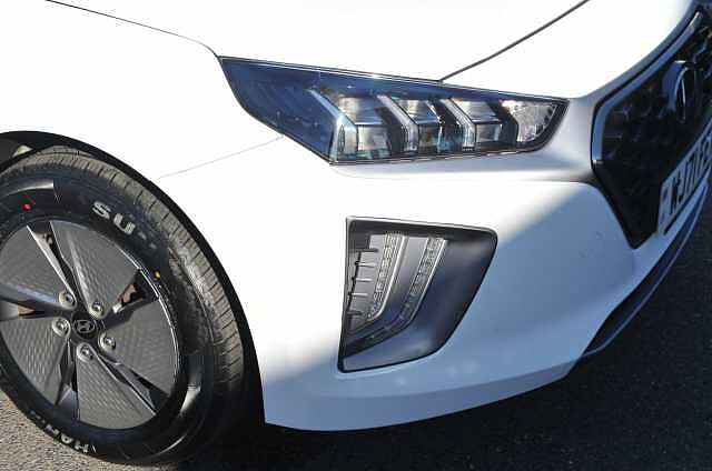 Hyundai IONIQ 1.6 GDi Hybrid Premium 5dr DCT White