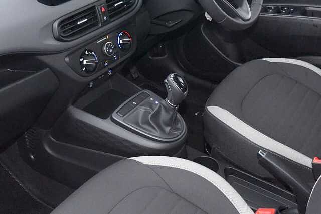 Hyundai i10 1.2 Advance 5dr Auto