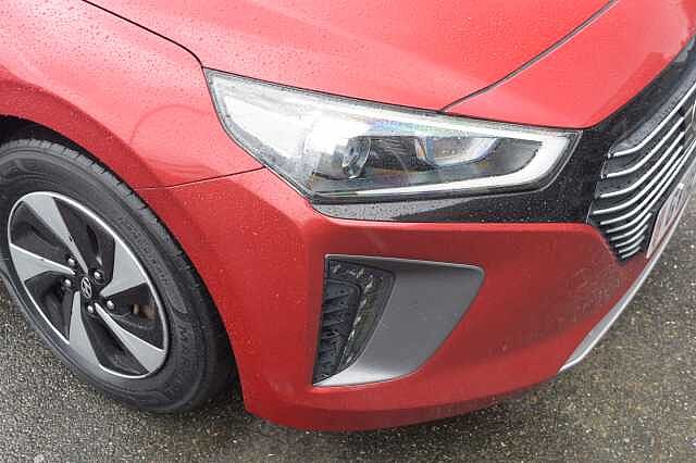 Hyundai IONIQ 1.6 GDi Hybrid Premium 5dr DCT Red