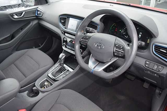 Hyundai IONIQ 1.6 GDi Hybrid Premium 5dr DCT Red