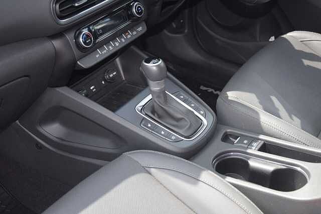 Hyundai KONA 1.6 GDi Hybrid Ultimate 5dr DCT Black