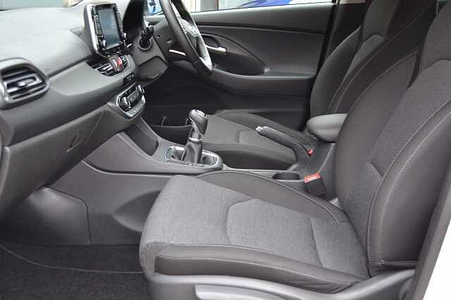 Hyundai I30 1. 0  TGDI SE CONNECT, ANOTHER 1ST CLASS EXAMPLE Polar White