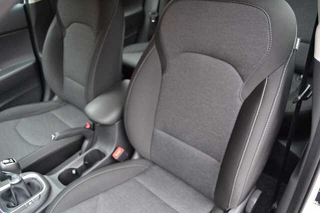 Hyundai I30 1. 0  TGDI SE CONNECT, ANOTHER 1ST CLASS EXAMPLE Polar White