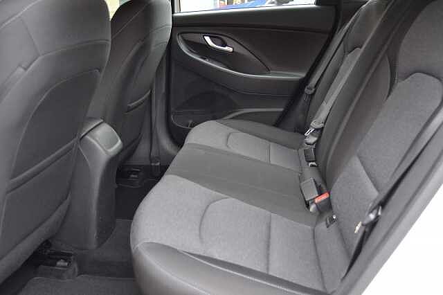 Hyundai I30 1. 0  TGDI SE CONNECT, ANOTHER 1ST CLASS EXAMPLE Polar White