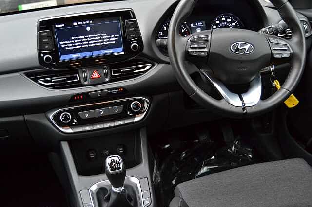 Hyundai I30 1. 0  TGDI SE CONNECT, ANOTHER 1ST CLASS EXAMPLE Polar White