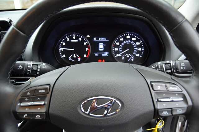 Hyundai I30 1. 0  TGDI SE CONNECT, ANOTHER 1ST CLASS EXAMPLE Polar White