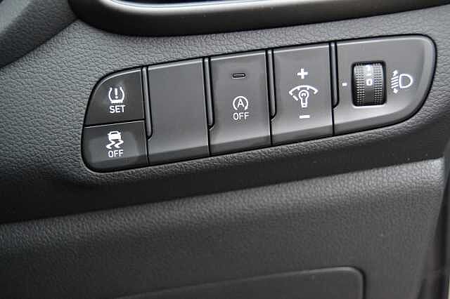 Hyundai I30 1. 0  TGDI SE CONNECT, ANOTHER 1ST CLASS EXAMPLE Polar White