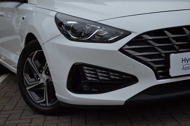 Hyundai I30 1. 0  TGDI SE CONNECT, ANOTHER 1ST CLASS EXAMPLE Polar White