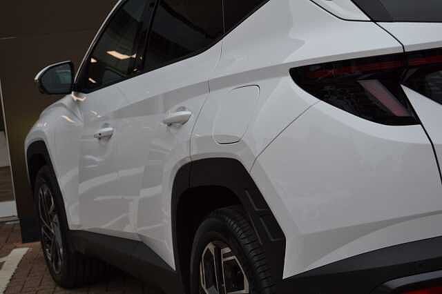 Hyundai TUCSON 1.6T SELF CHARGING HYBRID ULTIMATE AUTO, RARE EXAMPLE OF THIS RANGE TOPPER Serenity White