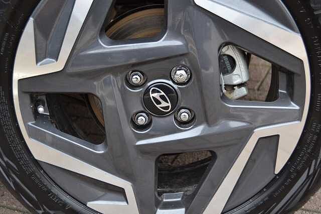 Hyundai BAYON 1.0 TGDI PREMIUM, HYUNDAI APPROVED IN AS NEW CONDITION Aurora Grey