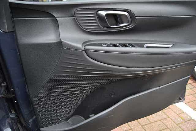 Hyundai BAYON 1.0 TGDI PREMIUM, HYUNDAI APPROVED IN AS NEW CONDITION Aurora Grey