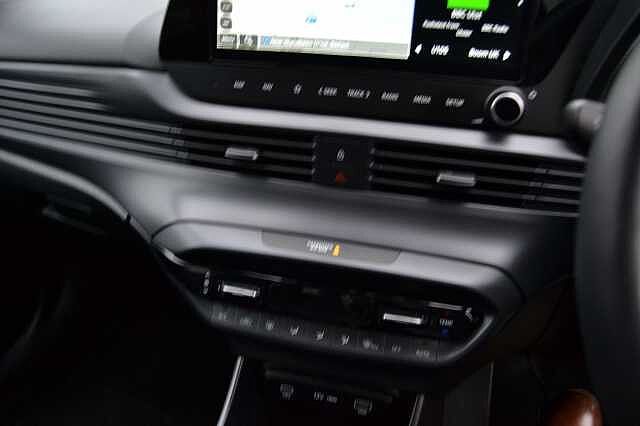 Hyundai BAYON 1.0 TGDi PREMIUM, PRISTINE CONDITION AND HYUNDAI APPROVED