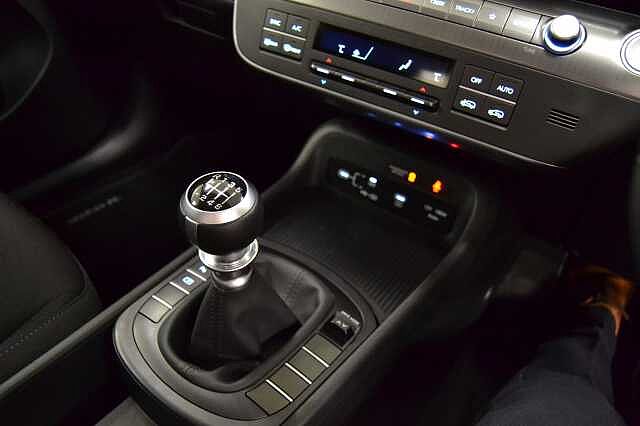 Hyundai KONA 1.0T ADVANCE, SUPERB VALUE PRISTINE CONDITION FAMILY SUV