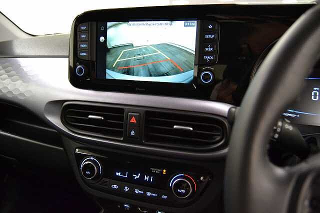 Hyundai I10 1.0 PREMIUM, IMMACULATE CAR INC SAT NAV, CAMERA, HEATED SEATS &amp; STEERING WHEEL Grey