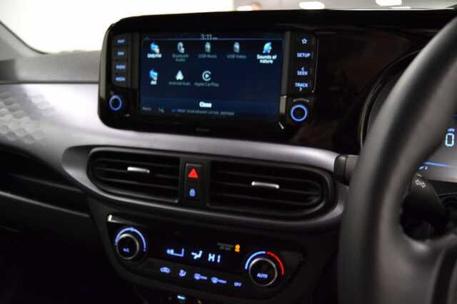 Hyundai I10 1.0 PREMIUM, IMMACULATE CAR INC SAT NAV, CAMERA, HEATED SEATS &amp; STEERING WHEEL Grey