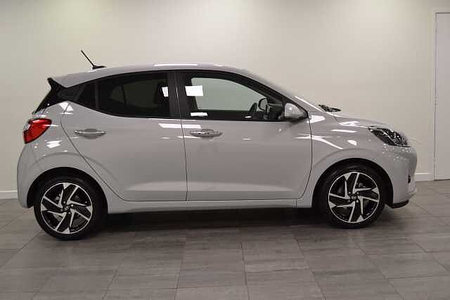 Hyundai I10 1.0 PREMIUM, IMMACULATE CAR INC SAT NAV, CAMERA, HEATED SEATS &amp; STEERING WHEEL Grey