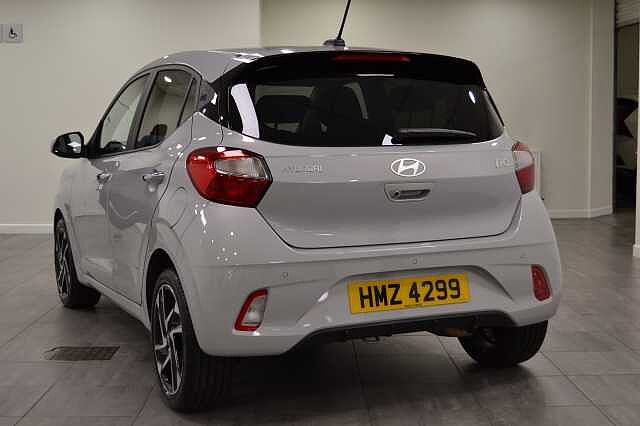 Hyundai I10 1.0 PREMIUM, IMMACULATE CAR INC SAT NAV, CAMERA, HEATED SEATS &amp; STEERING WHEEL Grey