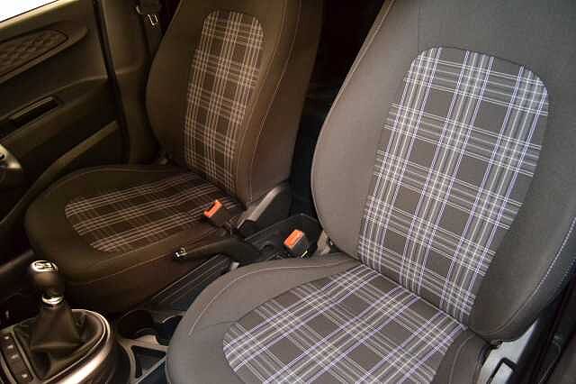 Hyundai I10 1.0 PREMIUM, IMMACULATE CAR INC SAT NAV, CAMERA, HEATED SEATS &amp; STEERING WHEEL Grey