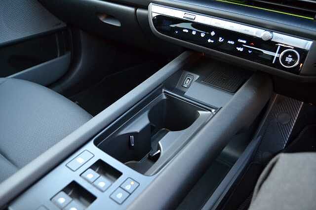 Hyundai IONIQ 6 ULTIMATE 77KWH AUTO, SAVE BIG ON THIS LITERALLY LIKE NEW CAR &amp; ONLY 134 MILES Abyss Black