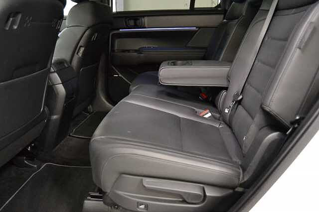 Hyundai SANTA FE 1.6 TGDi Hybrid Calligraphy 5dr 4WD Auto White